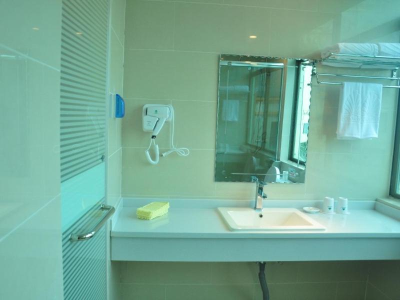 GreenTree Alliance Sanya Jiyang District Yalongwan Road Hotel Bagian luar foto