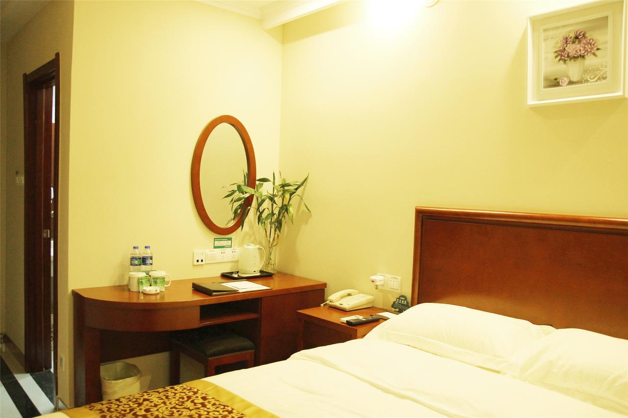GreenTree Alliance Sanya Jiyang District Yalongwan Road Hotel Bagian luar foto