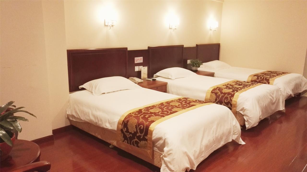 GreenTree Alliance Sanya Jiyang District Yalongwan Road Hotel Bagian luar foto